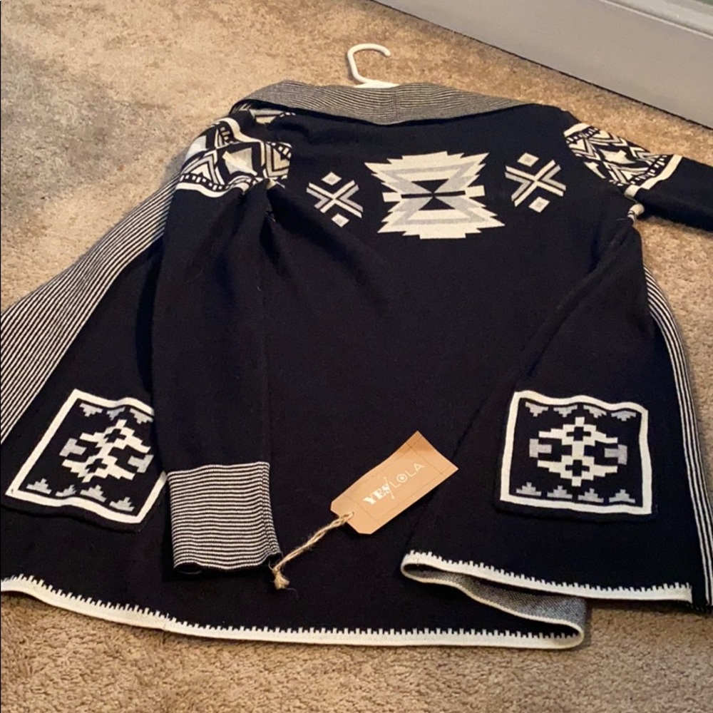 Cardigan/Sweater
